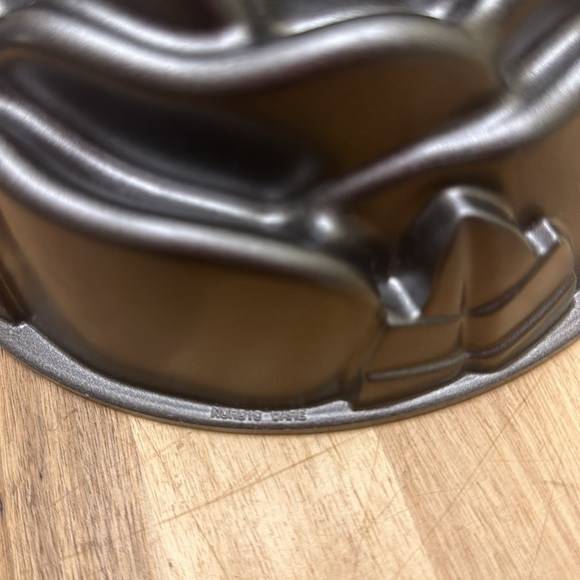 NORDIC WARE ⭐️ cake pan - Picture 4 of 5